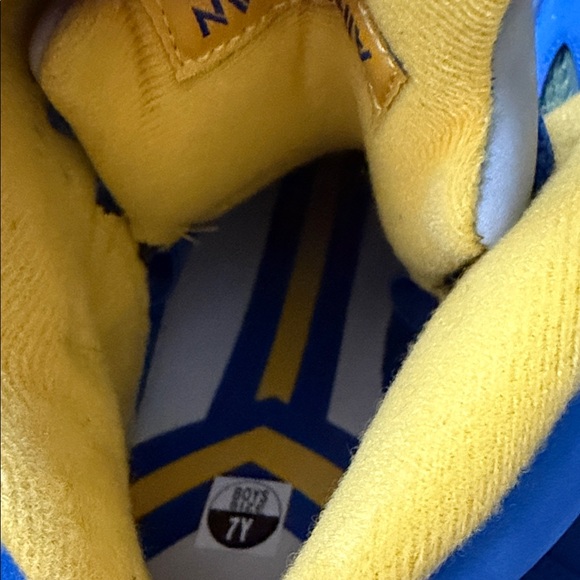 Jordan Kids Laney 5 Sneakers - Picture 6 of 7